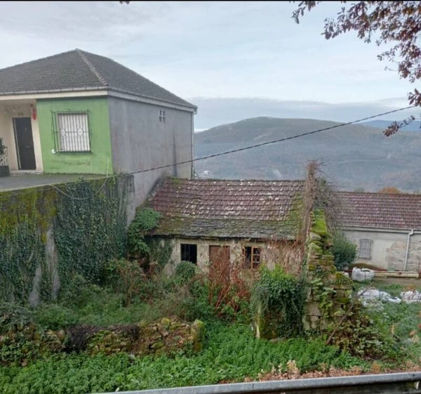 CASA EN XURENZÁS