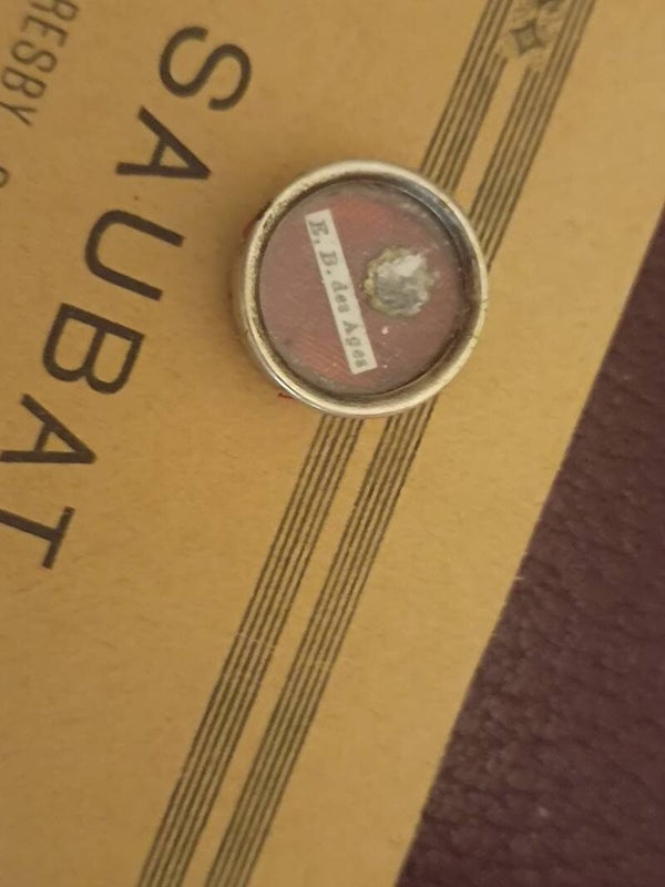 Elisabeth Bicher des ages relic and document