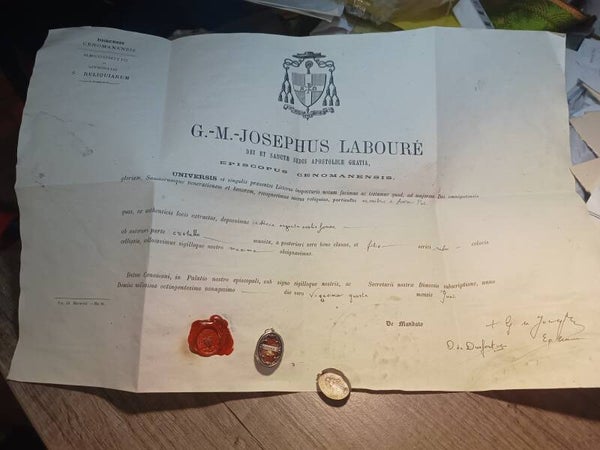 Saint Anthony relic and document silver theca