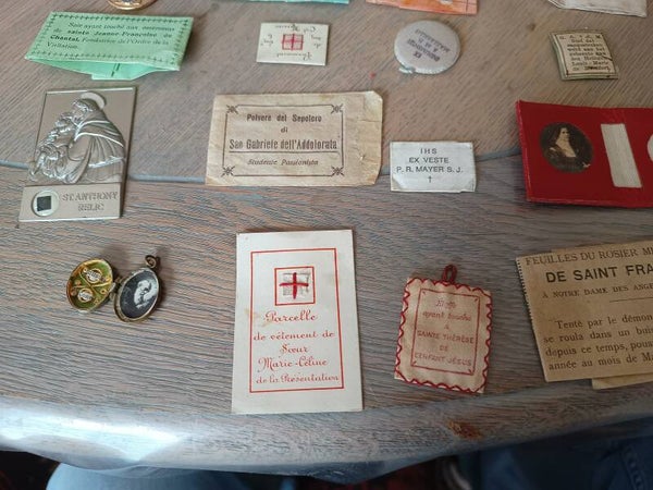 Relic pouches and relics huge lot ideal for resale 32 mixture of ossibus + other