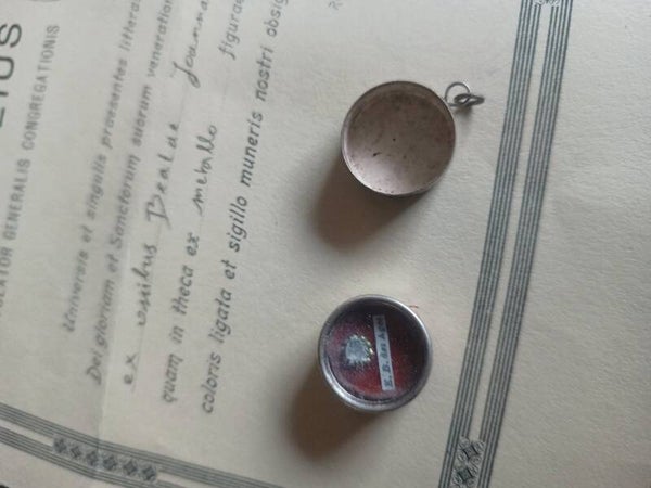 Elisabeth Bicher des ages relic and document