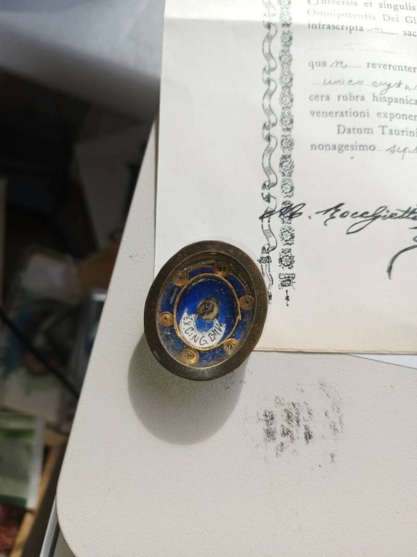 ex cingulo BMV from the belt of the virgin mary relic and document