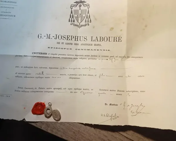 De panno infante Jesus relic and document