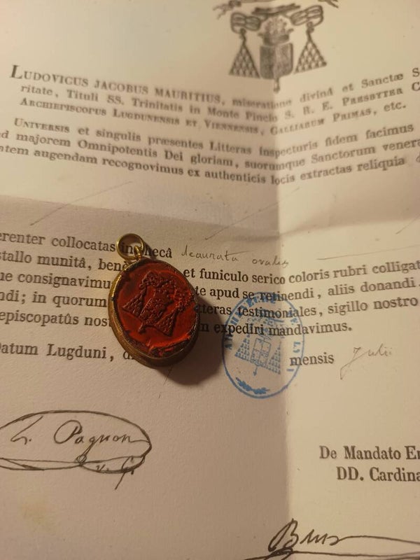 De spina Corona DNJC gilded relic holder and document