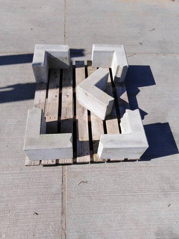 Trottoirband Hoekstuk 90°  10x20 ( 14 D1,E1 )