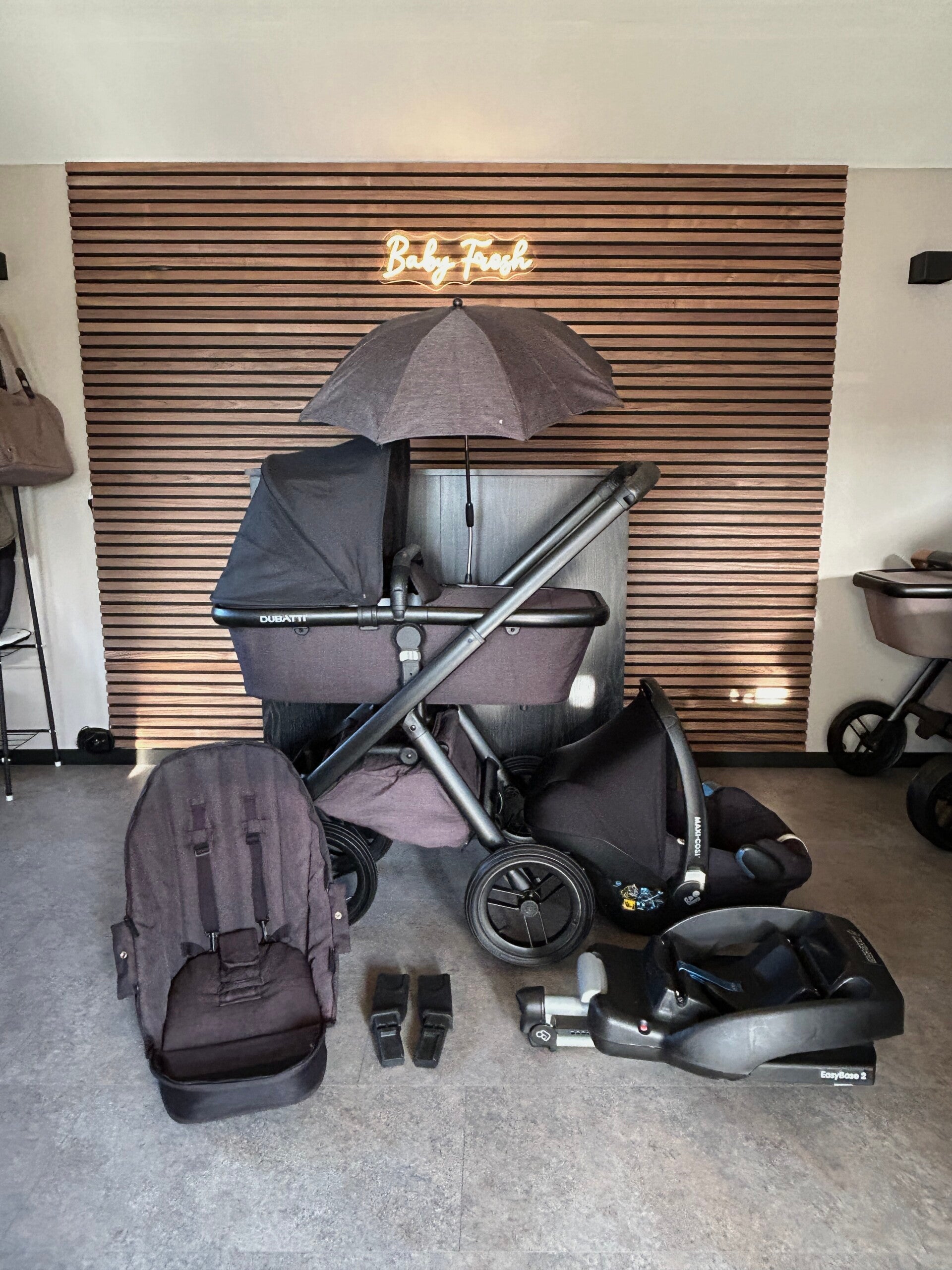 4-1 SET: Dubatti E4 CLine • Black & Anthracite + Maxicosi/ Base & Adapterset