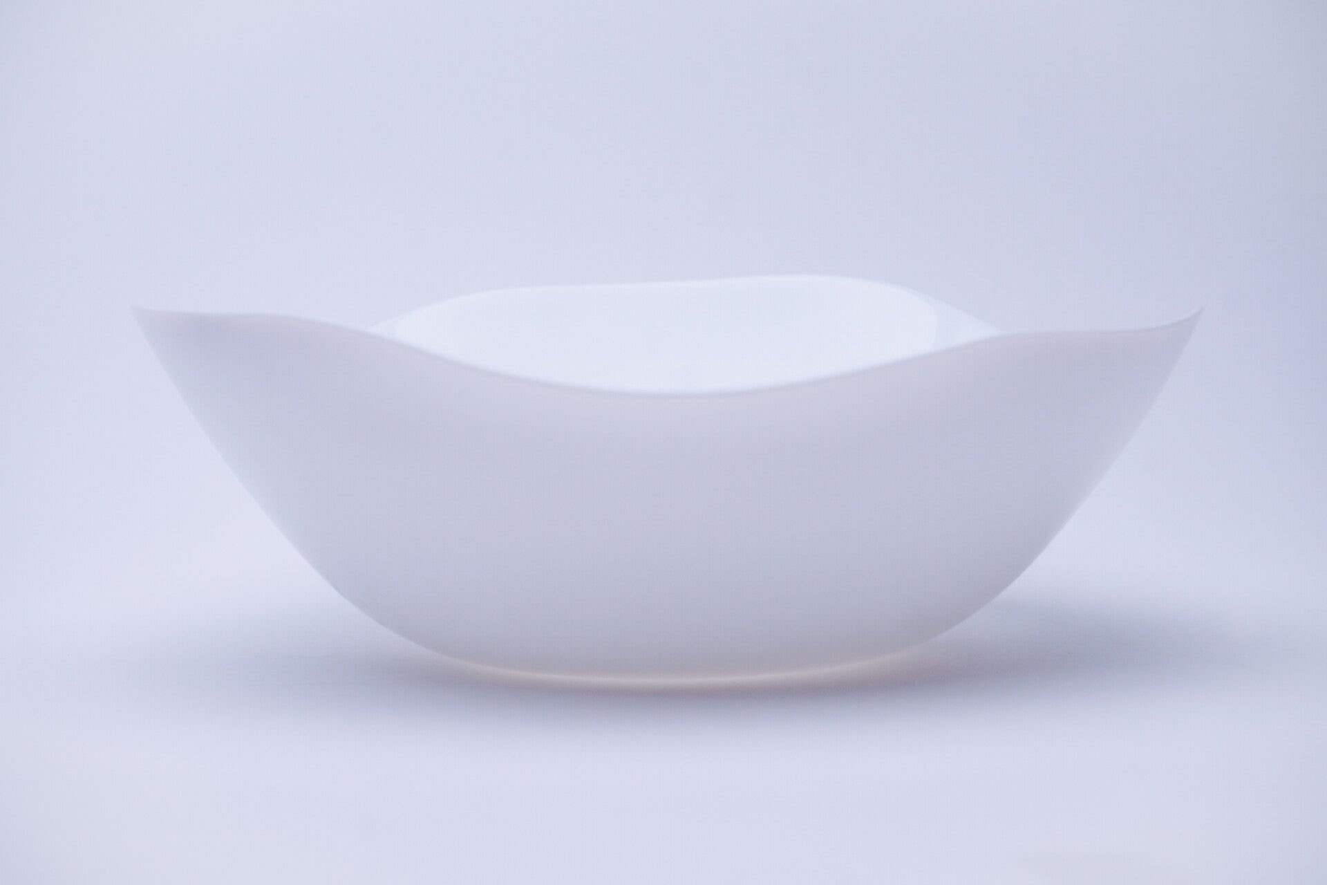 PLATO PARA ENSALADA CURVEADO OPAL