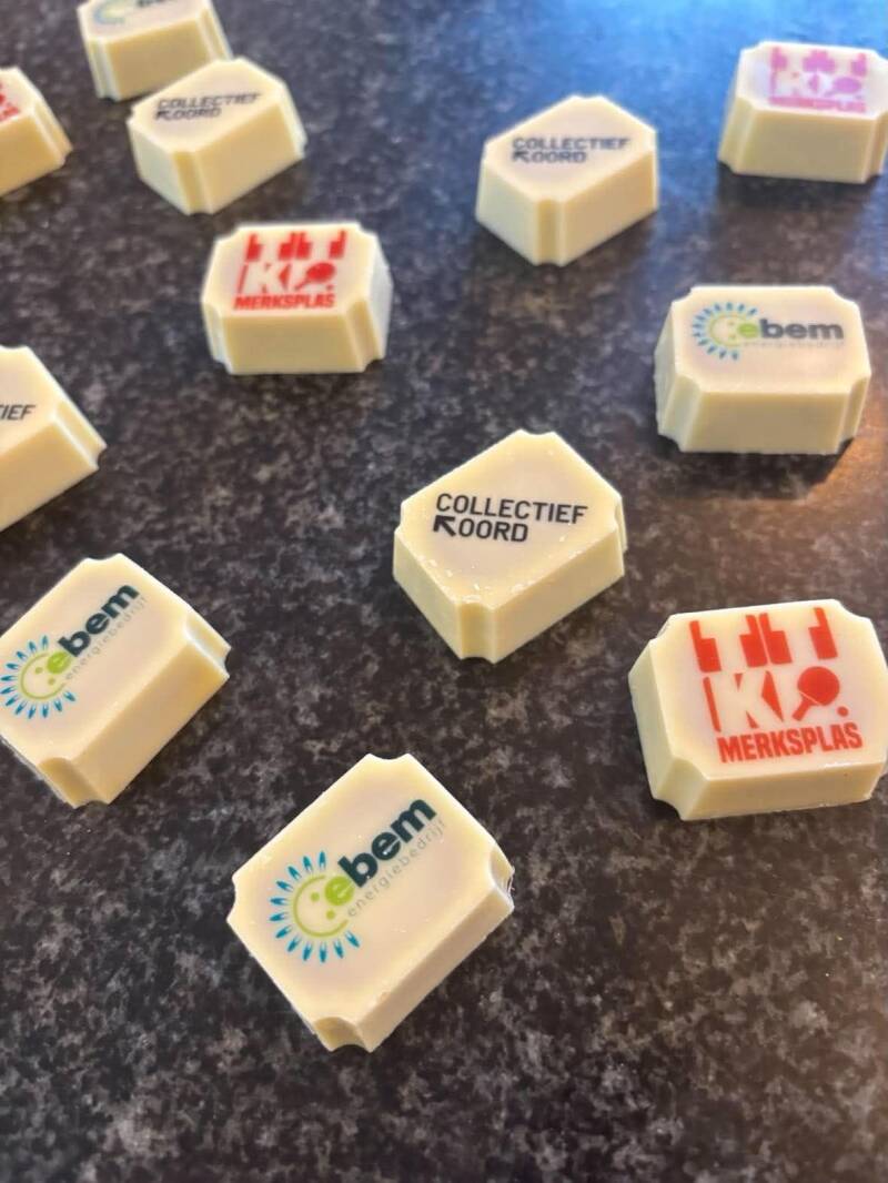 pralines-met-logo-ebem-en-collectief-noord-standard-iajfsk.jpg