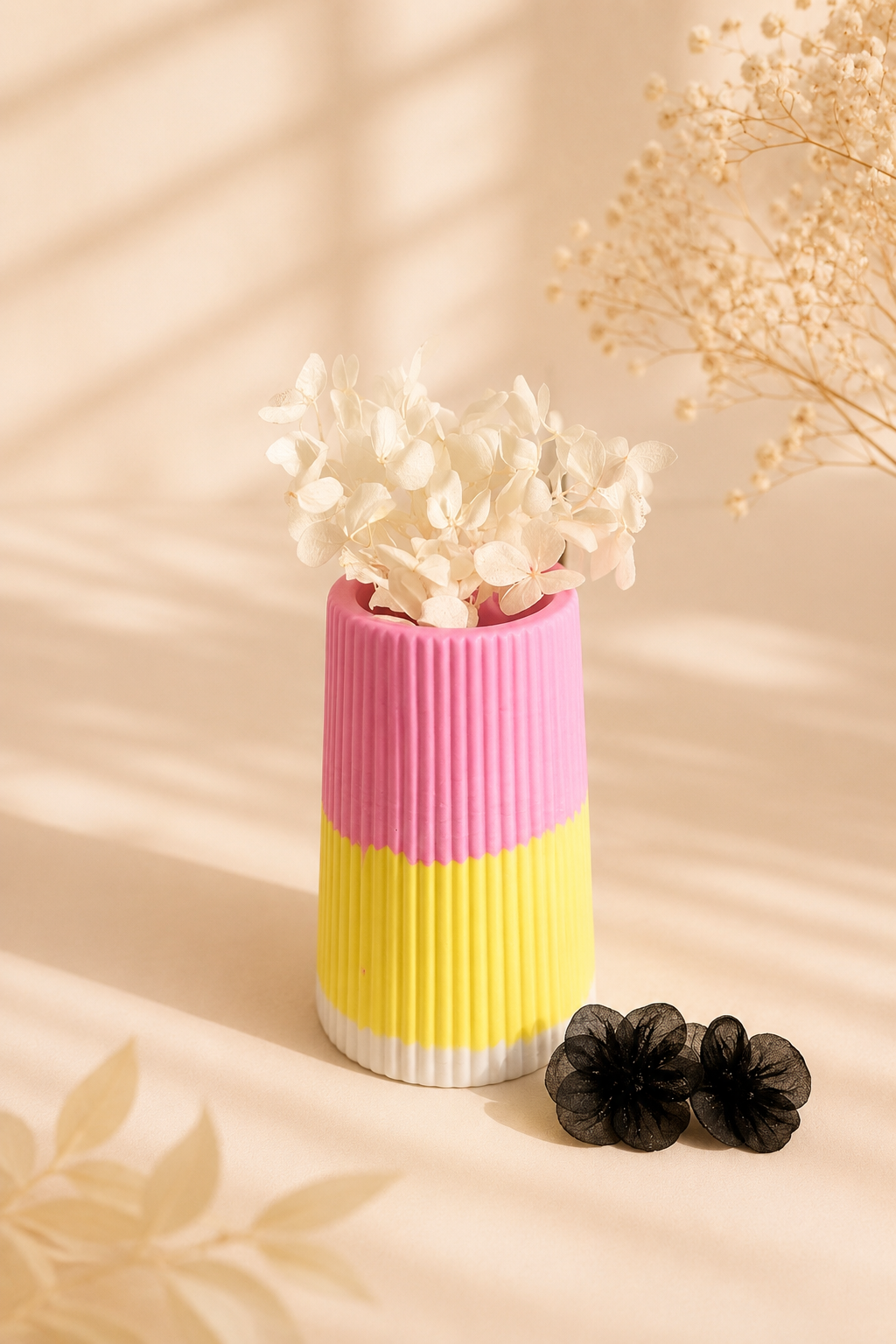 Kleine Gips Vase rosa gelb