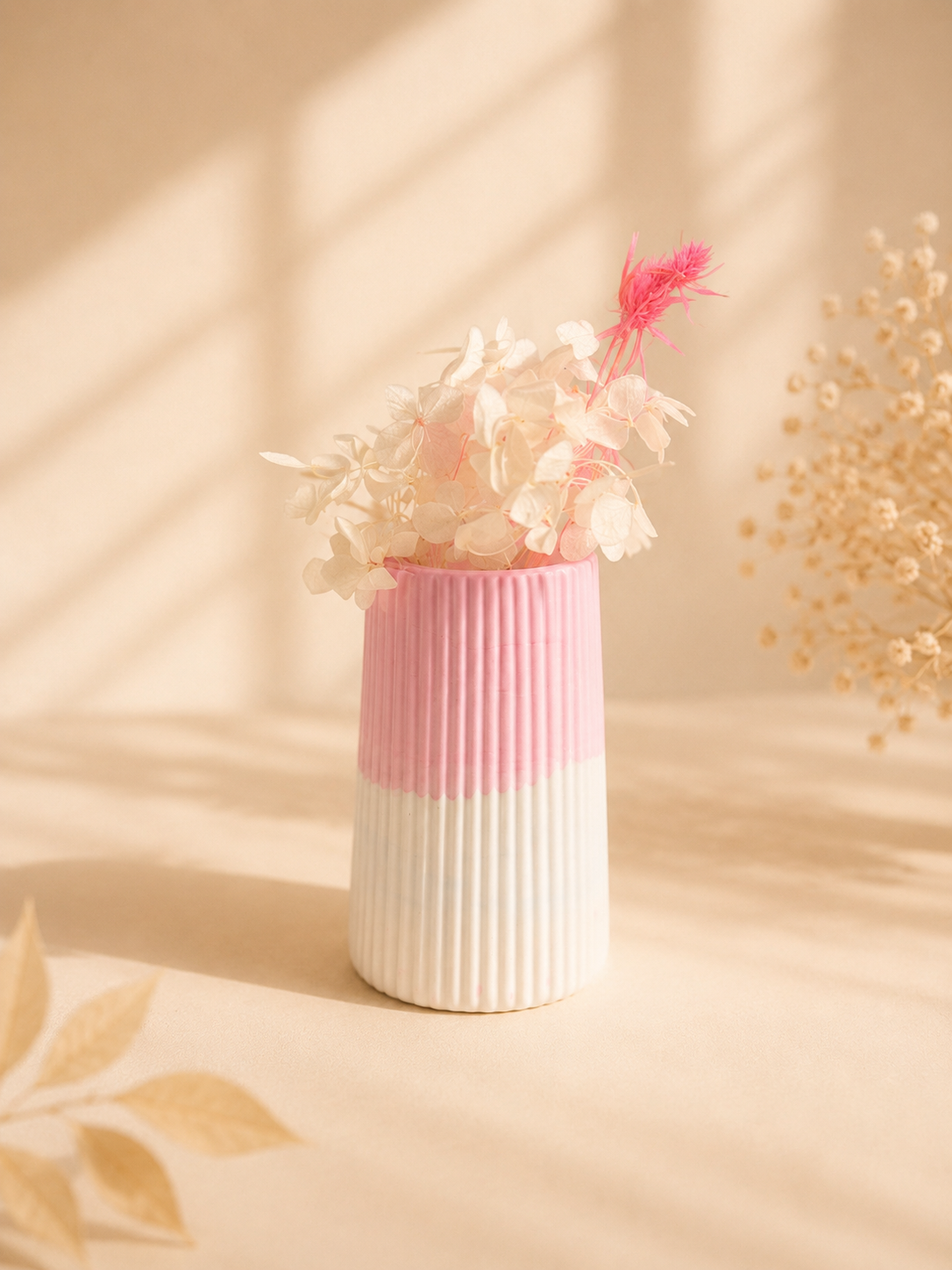 Kleine Deko-Vase aus Gips