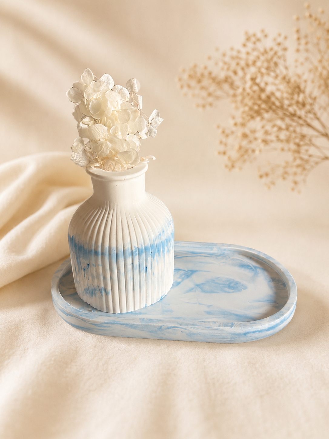 Gips Vase mit Untersetzer