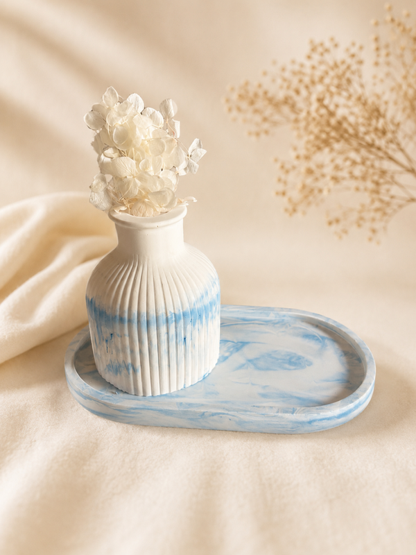 Gips Vase mit Untersetzer