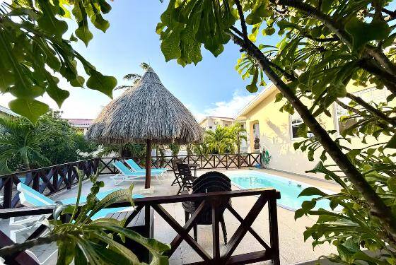 Tropical Luxury with Private Pool, exclusive vacation villa for privacy and comfort, St. Catharina, Curaçao