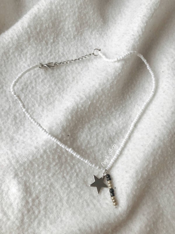 White star choker