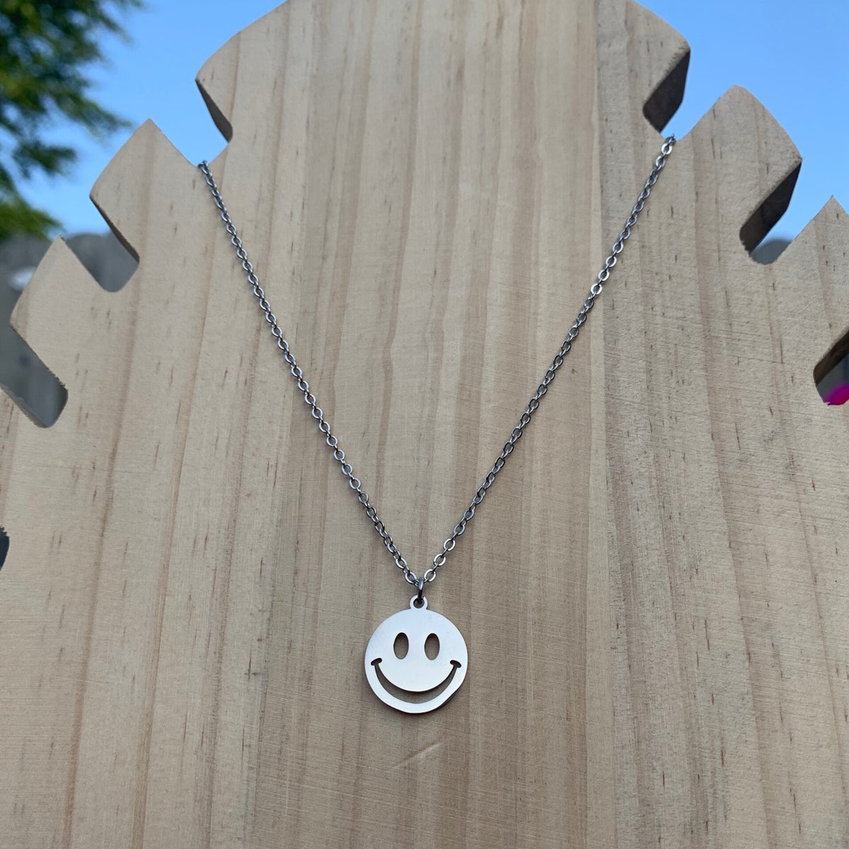 Embleem Nr. 604 Smiley Glitter Zilver | De Feestspecialist XXL