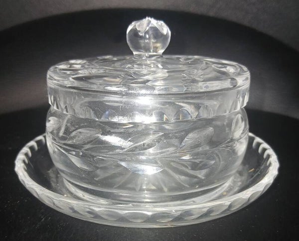 Glass leafy pattern service jar