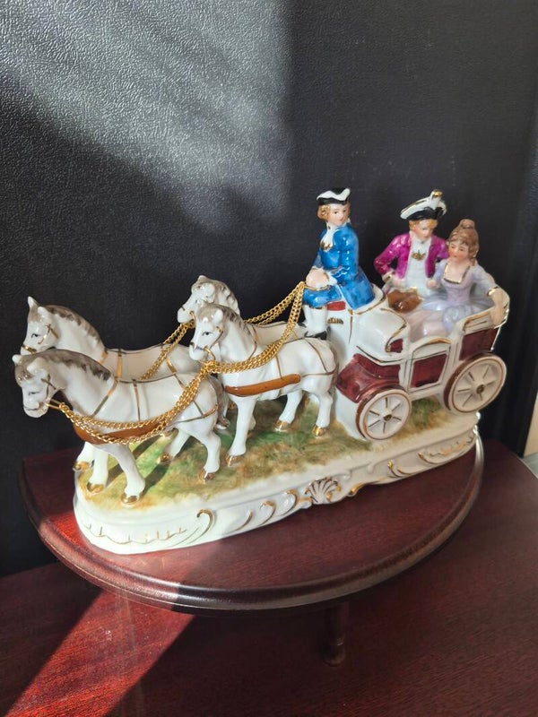 Vintage porcelainhorse-drawn carriage
