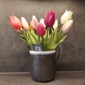 Boeket Nova Nature kunst tulpen 25cm 15 stuks inclusief aardewerk potje zwart - Prachtige voorjaarskleuren - Tulpenpracht - Voorjaar - Kant en klaar cadeau EAN: 8715907042689  Kunstbloem Nova Nature
