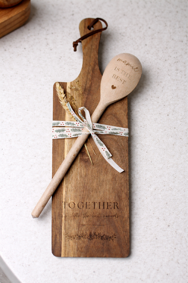 geschenkset gepersonaliseerde tapasplank met houten kooklepel