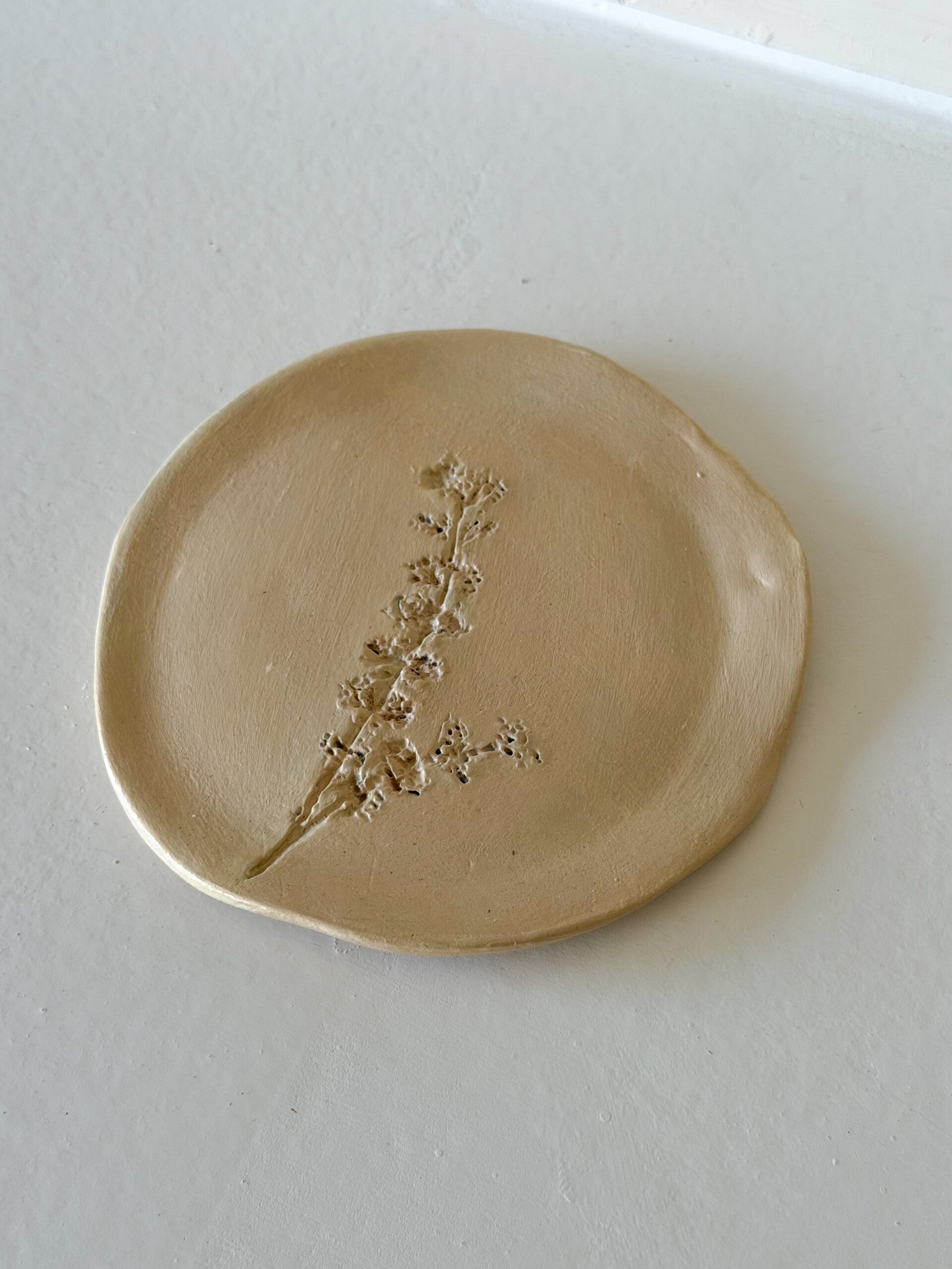 handgemaakt schaaltje klei -  beige