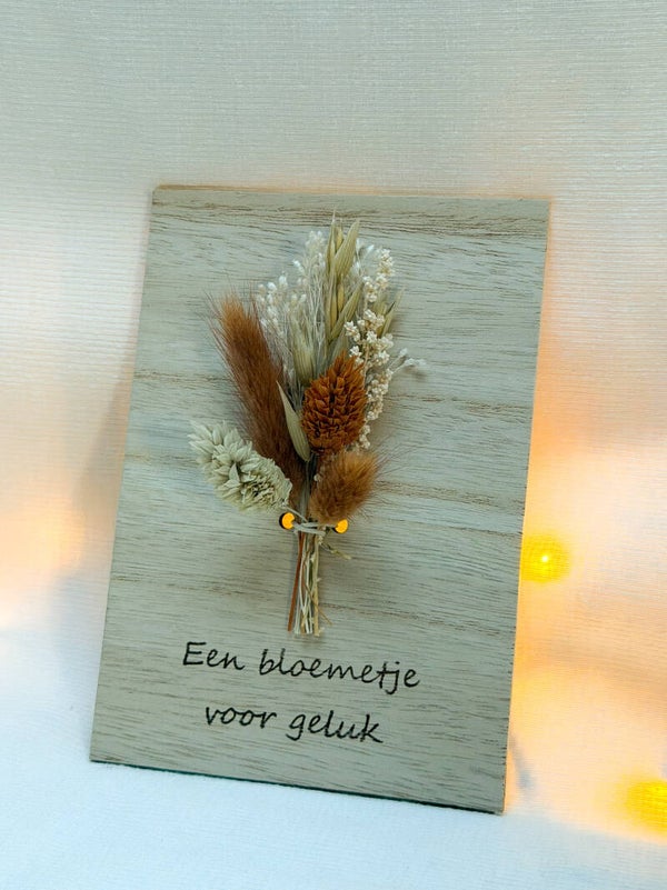 Houten kaartje ‘Een bloemetje voor geluk’