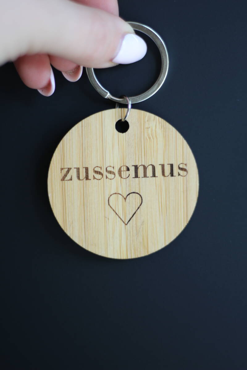 Gepersonaliseerde bamboe sleutelhanger voor juf of meester