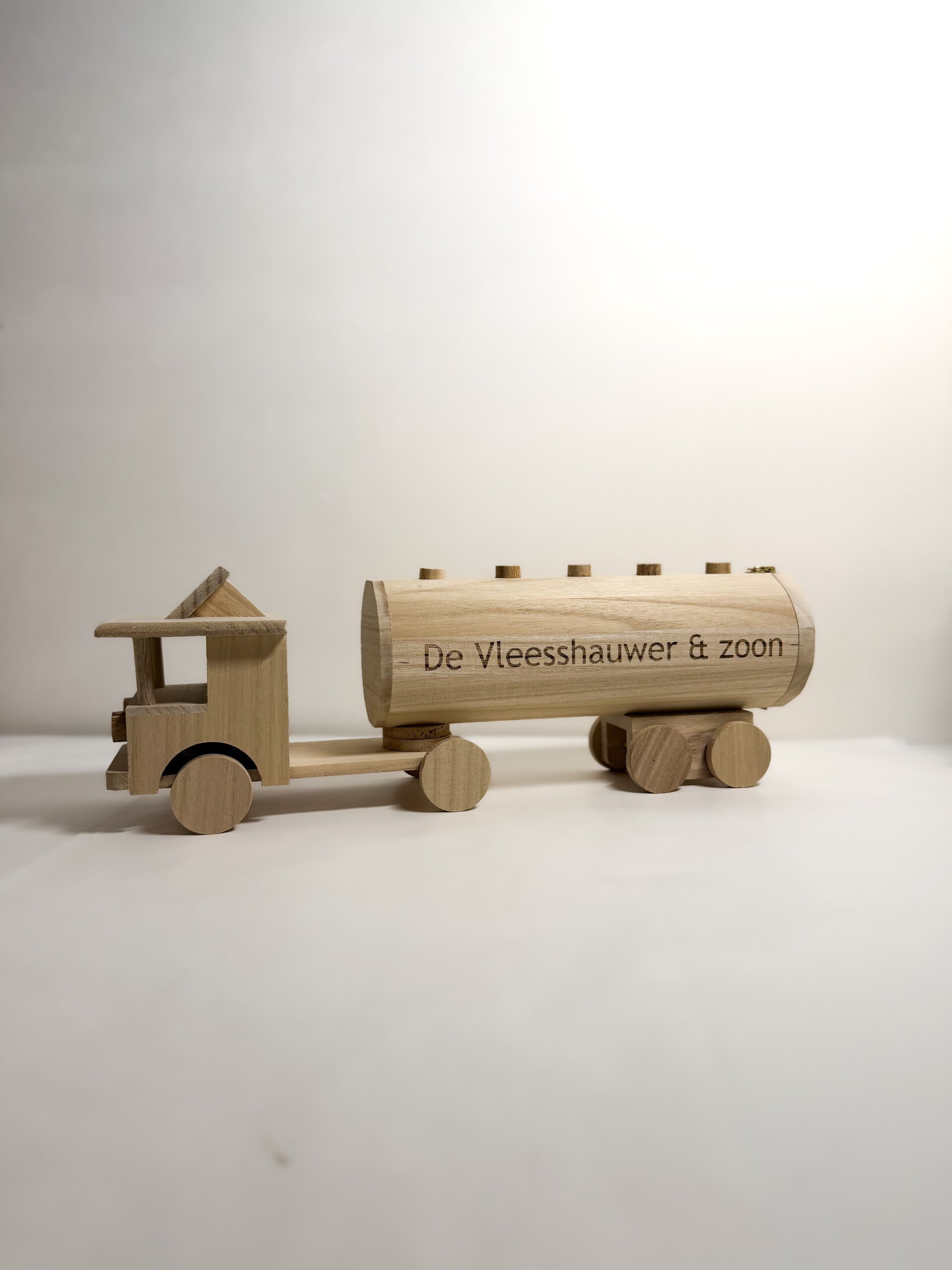 gepersonaliseerde houten tankwagen