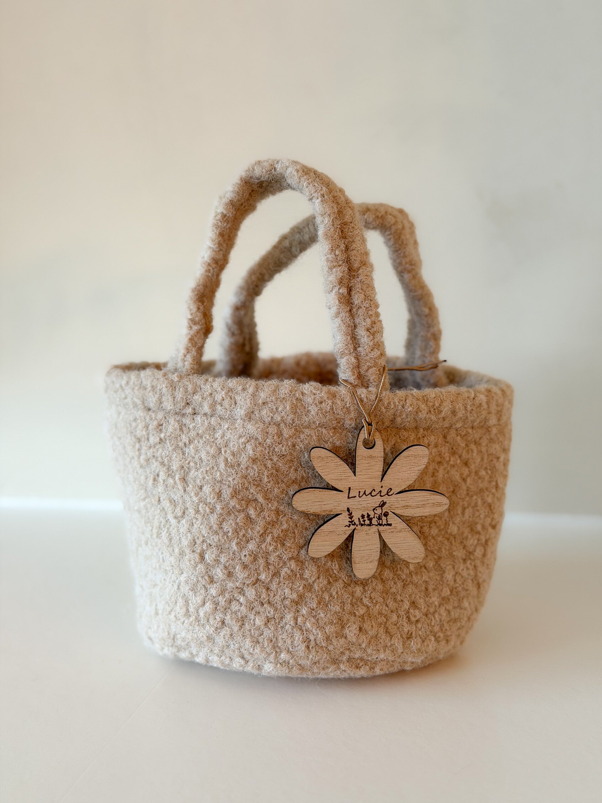 paasmandje teddy beige met gepersonaliseerde paashanger