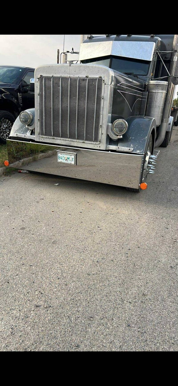 Peterbuilt  BlindMount 20in and 18 in bumper