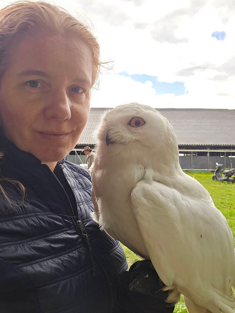 Annika met sneeuwuil