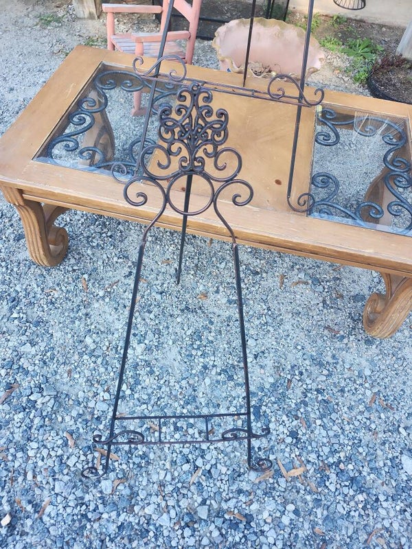 2 Metal Art Easel's