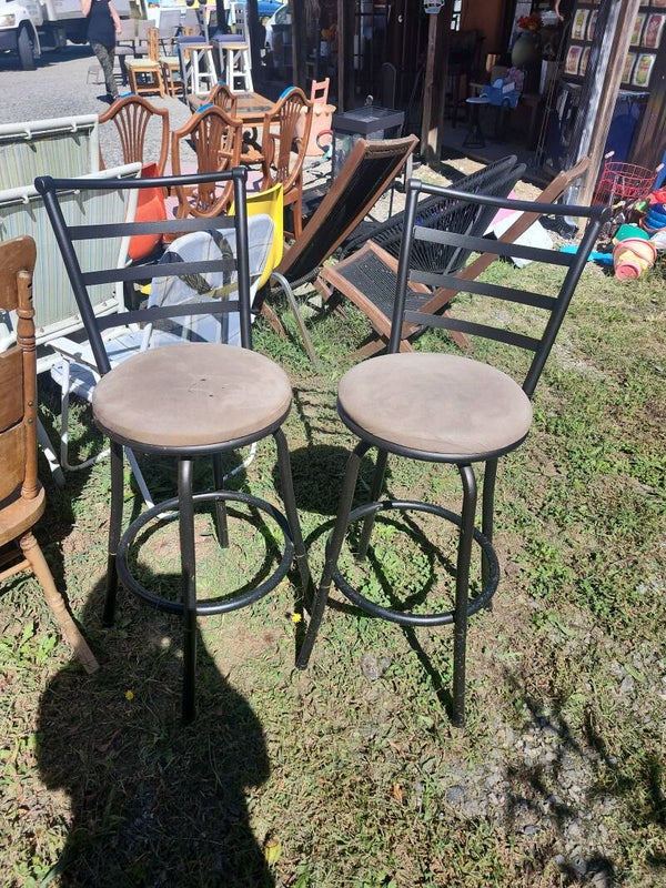 2 Bar Stools Swivel