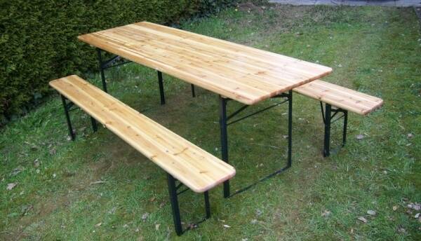 BBQ tafel met 2 banken