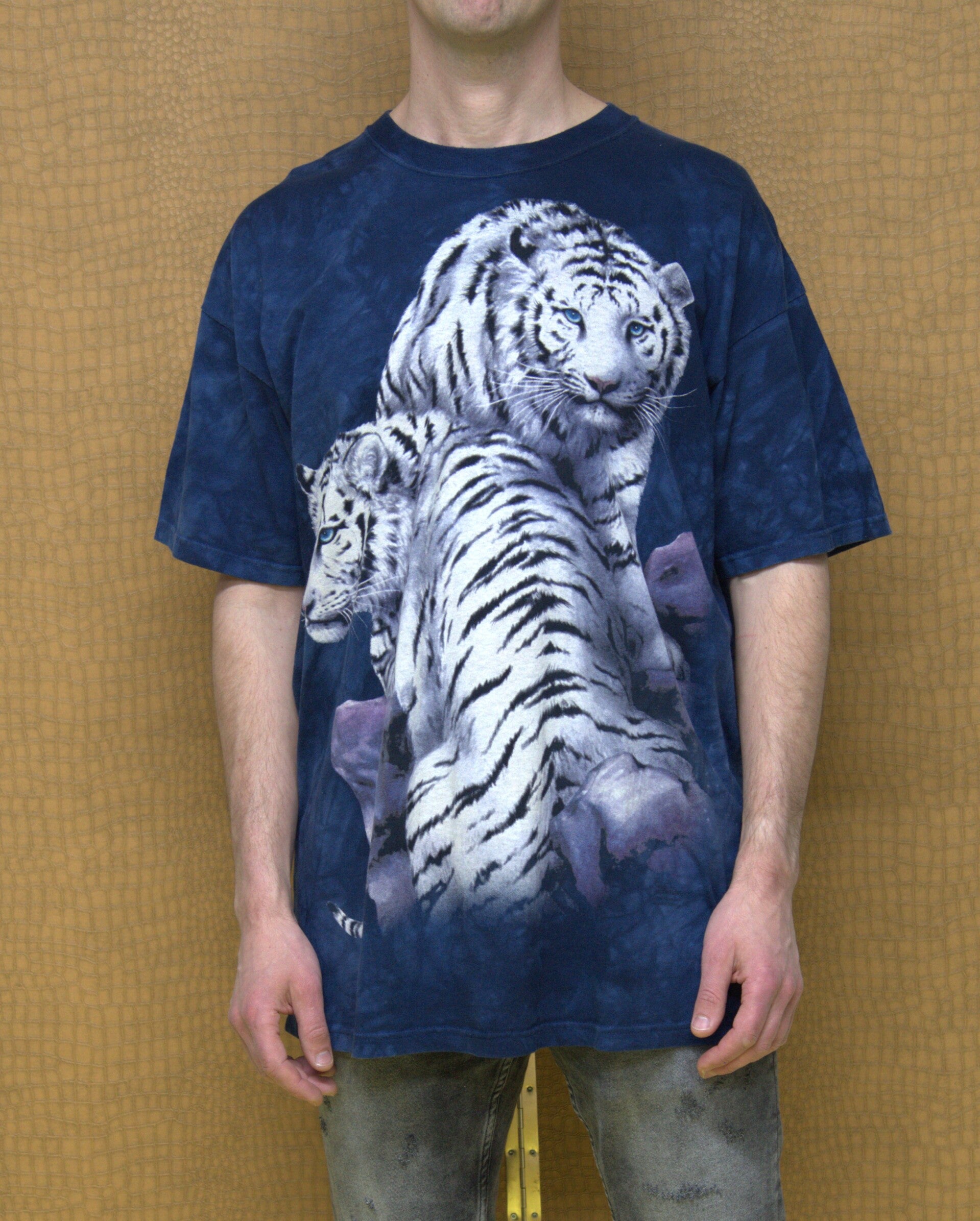 Donkerblauw Tie-Dye shirt witte tijgers [The Mountain]