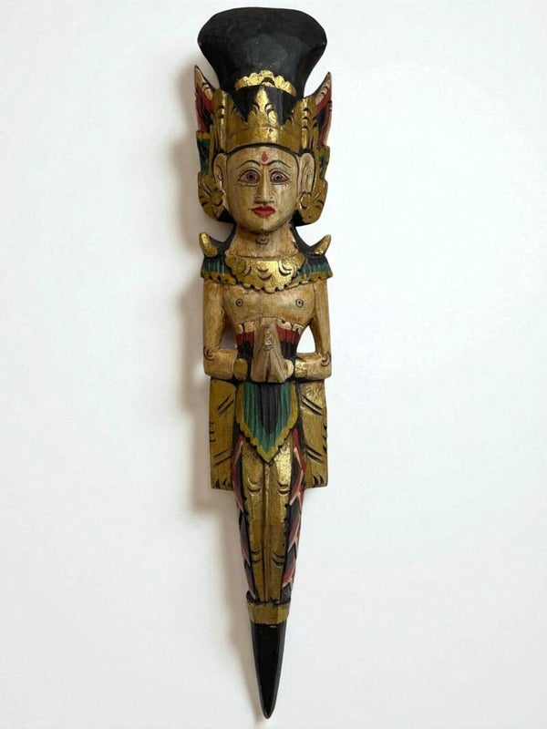 Handgesneden Balinees Houten Wandbeeld – Godin In Gebedshouding