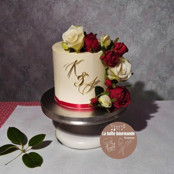 Layer cake mariage / fiançailles 10 personnes