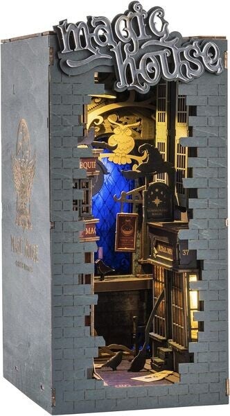 Booknook: Magic House