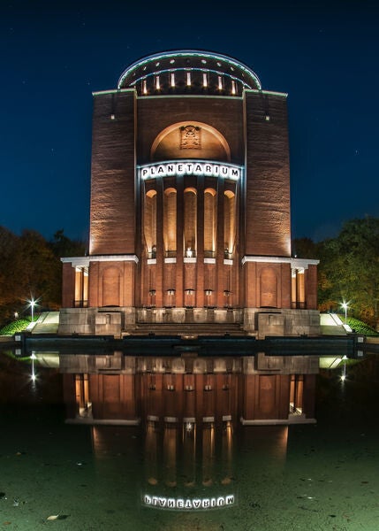 Hamburg. Das Planetarium / 99