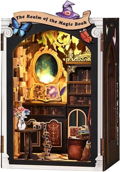 MW: The Realm of the Magic Book