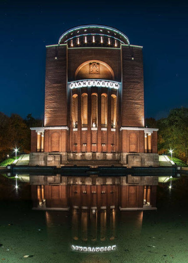 Hamburg. Das Planetarium / 99