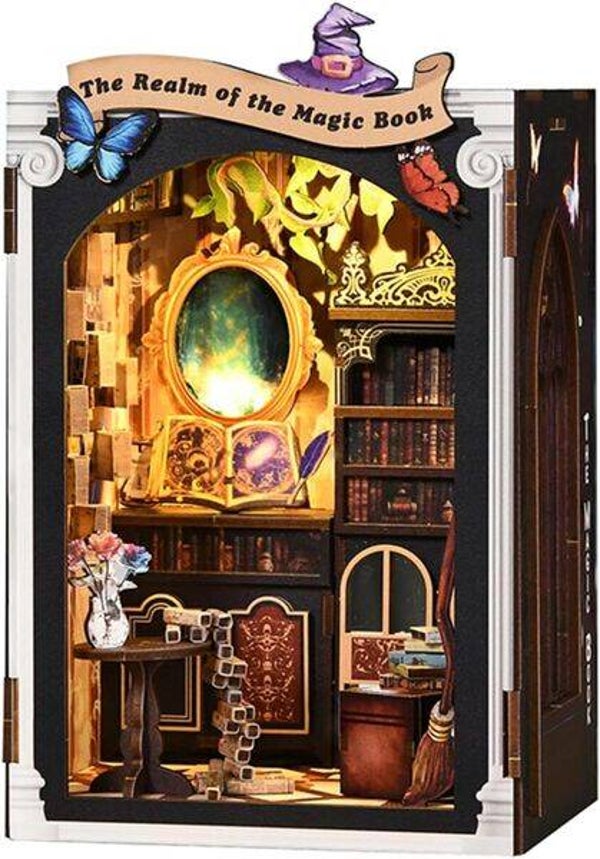 MW: The Realm of the Magic Book