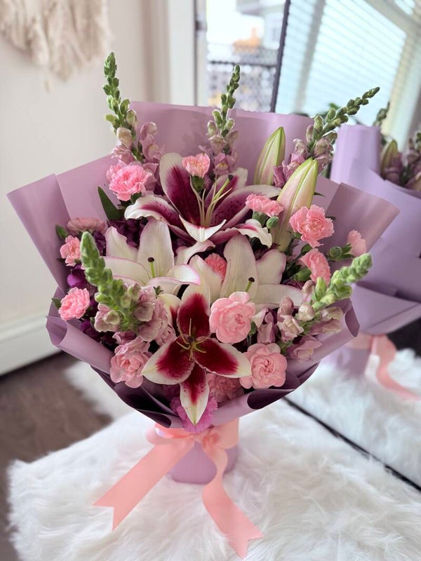 Pink & white lilies Bouquet