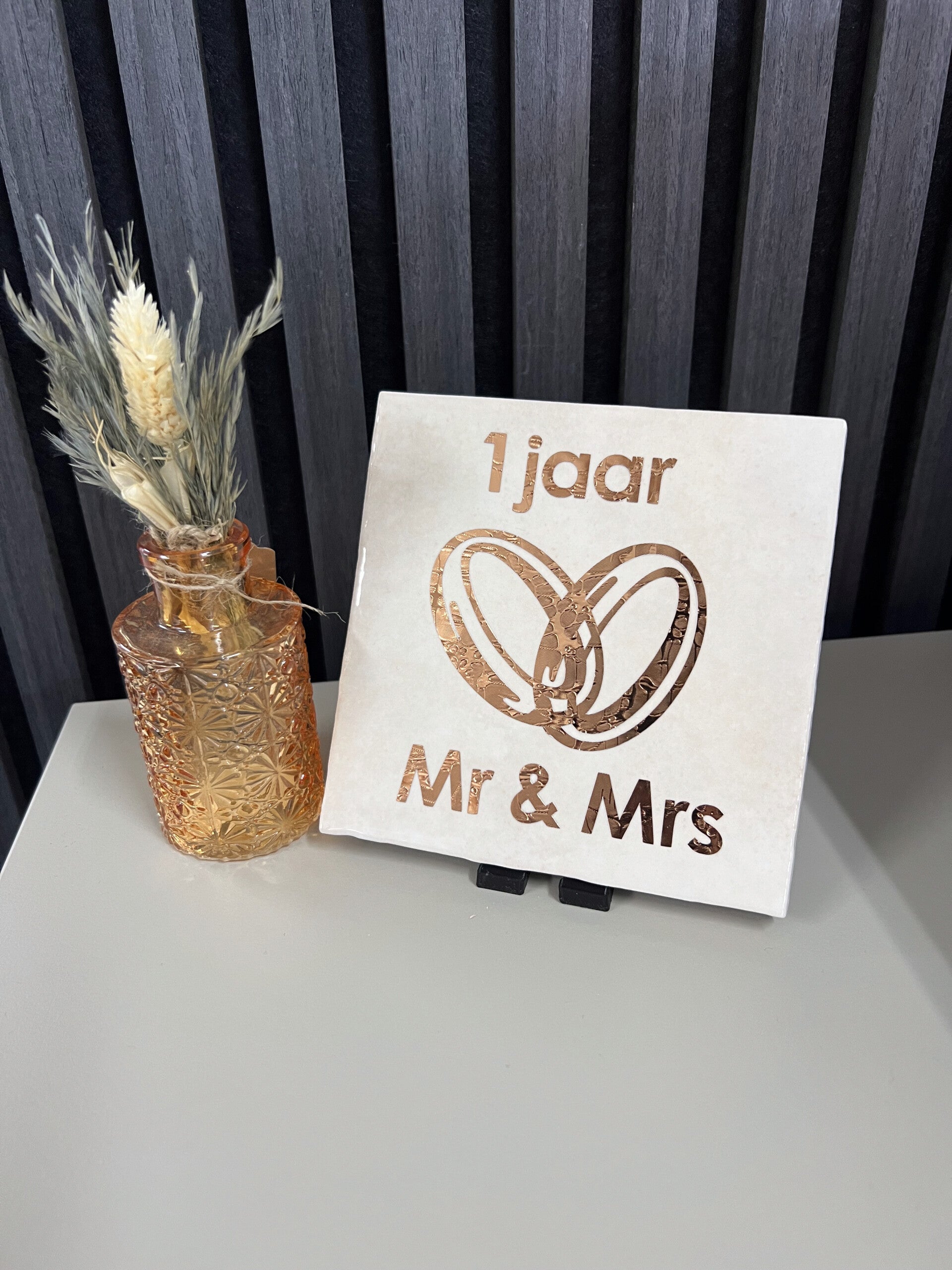 Tegeltje Beige met tekst 1 jaar getrouwd Mr & Mrs