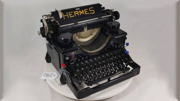 Hermes Modell 4 von 1935 Schreibmaschine