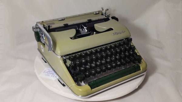 Olympia SM4 von 1961 Schreibmaschine