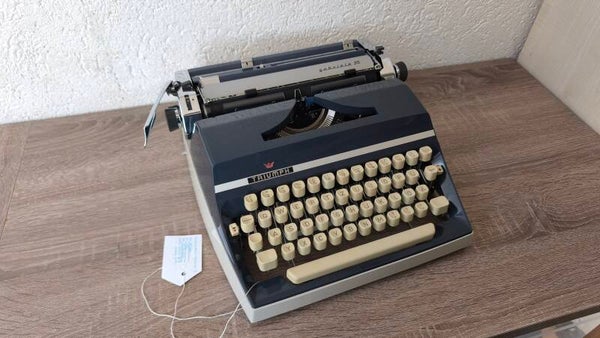 Triumph Gabriele 35 von 1974 Schreibmaschine