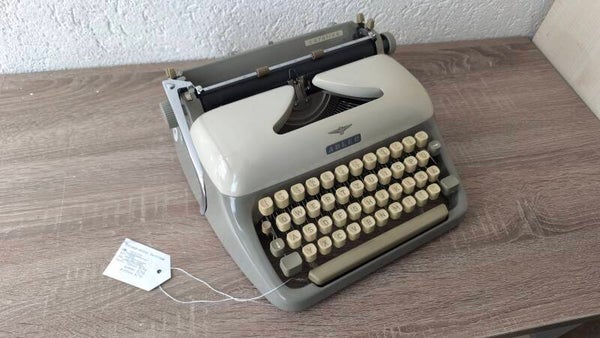 Triumph-Adler Carolina von 1959 Schreibmaschine #1572755
