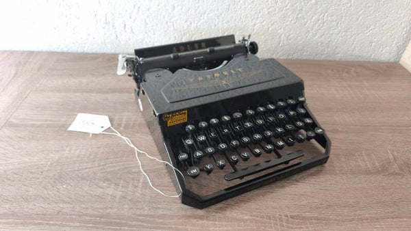 Adler Favorit 2 von 1939 Schreibmaschine #579371