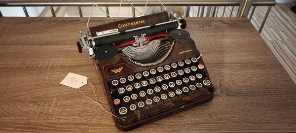 Continental Portable 3 von 1938 in rot Schreibmaschine #252579
