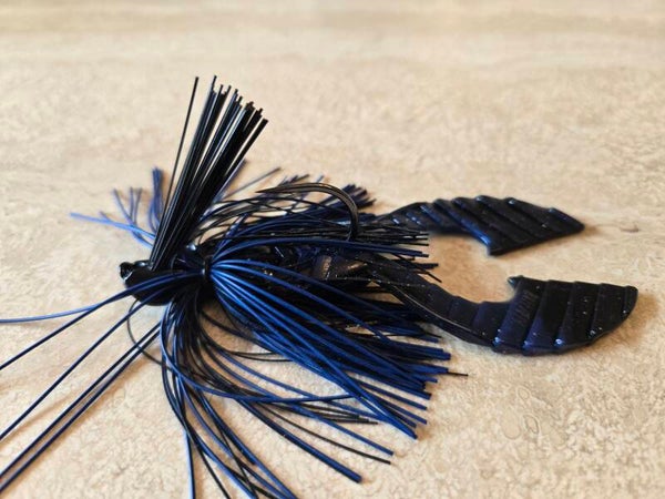 Joe's custom hybrid flipping Jig. 3/8 oz. Black/Blue.